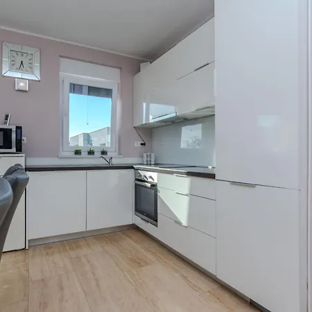 Eses By Interhome 비르