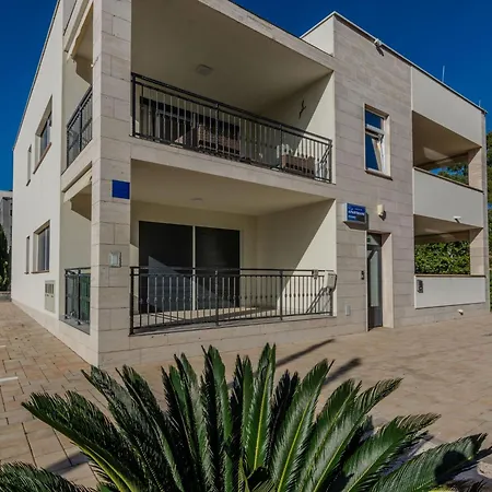 Eses By Interhome